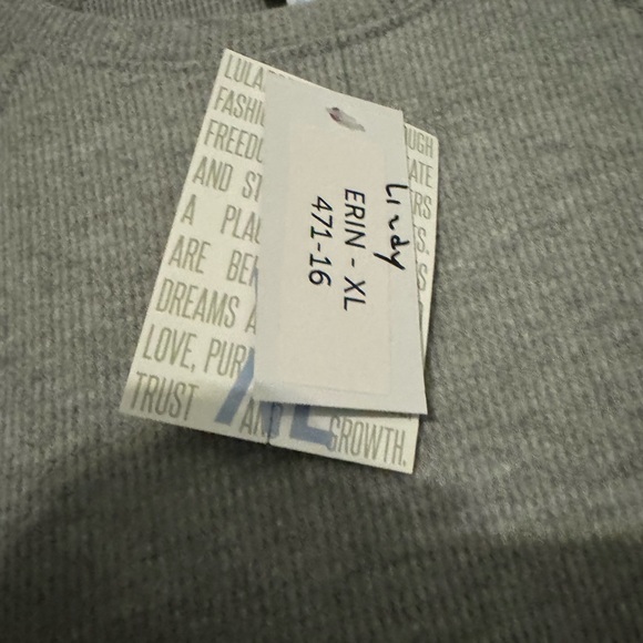 Lularoe Erin top! - Picture 2 of 3